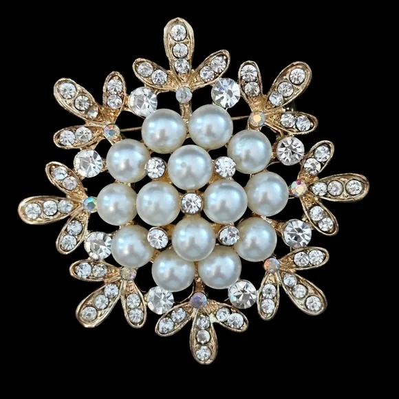 Beautiful round brooch with faux pearls, crystals and Aurora beads. - Picture 2 of 4